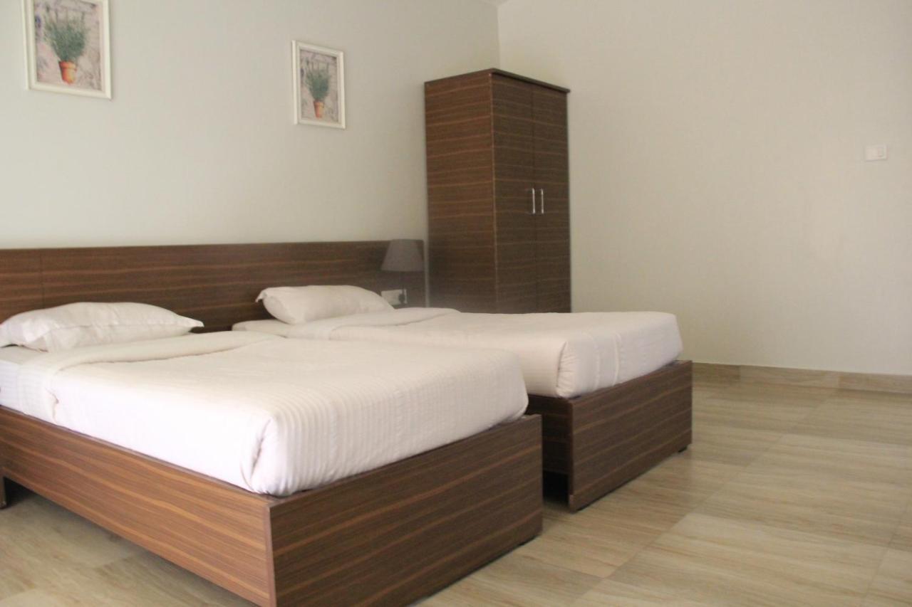 אוטי Two Seas Residence מראה חיצוני תמונה