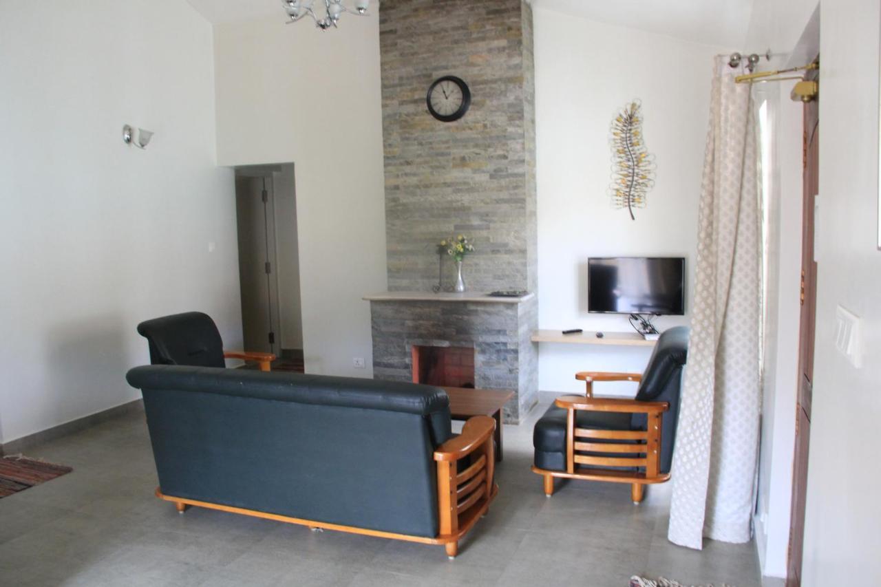 אוטי Two Seas Residence מראה חיצוני תמונה