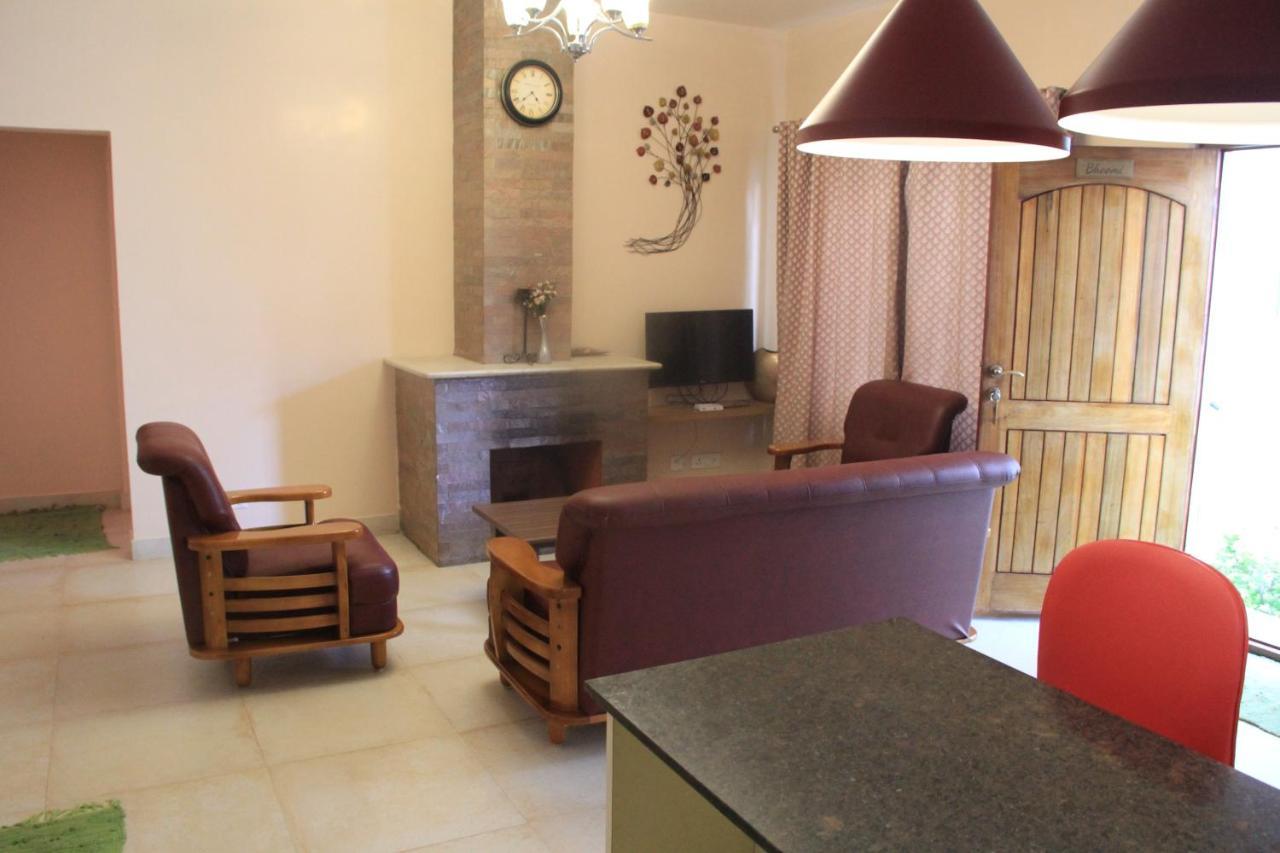 אוטי Two Seas Residence מראה חיצוני תמונה