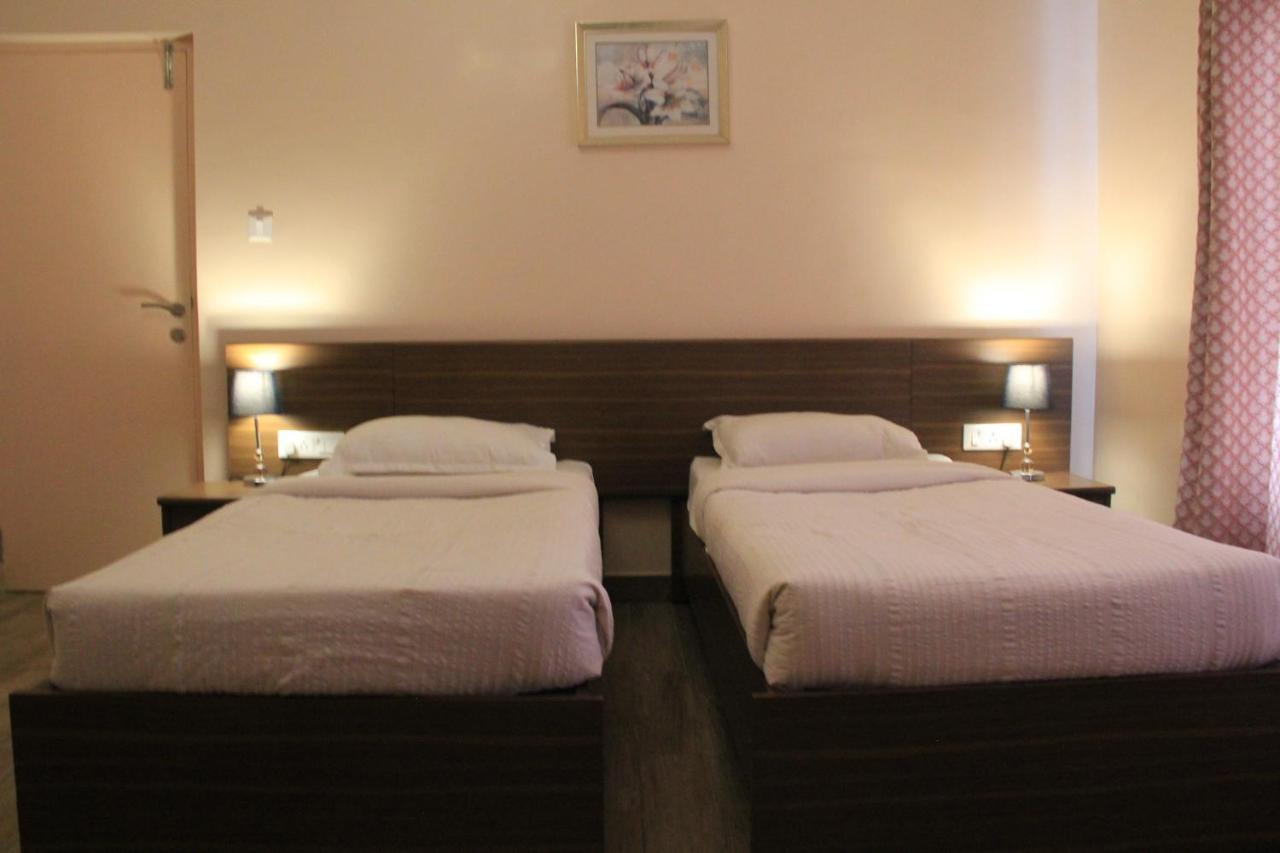 אוטי Two Seas Residence מראה חיצוני תמונה